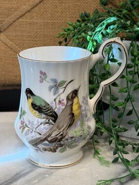Royal Windsor Fine Bone China Bird Cup